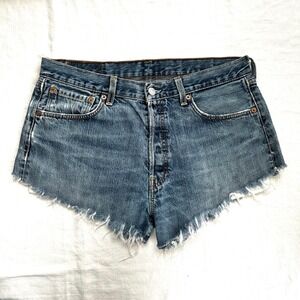 Levi's 501 Denim Shorts Frayed Hem Vtg‎ Distressed Vintage Womens Size 29